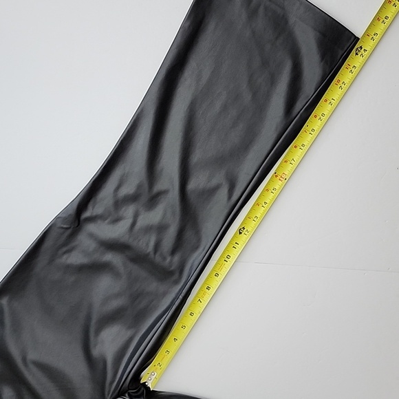 NWT Michael Kors Women's Black Faux Leather Stretch Cropped Pants Size L - Picture 14 of 15